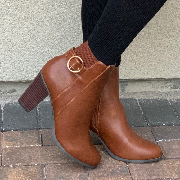 NIB Cognac Tan Buckle Detail Block Heel Ankle Boot - Picture 3 of 8